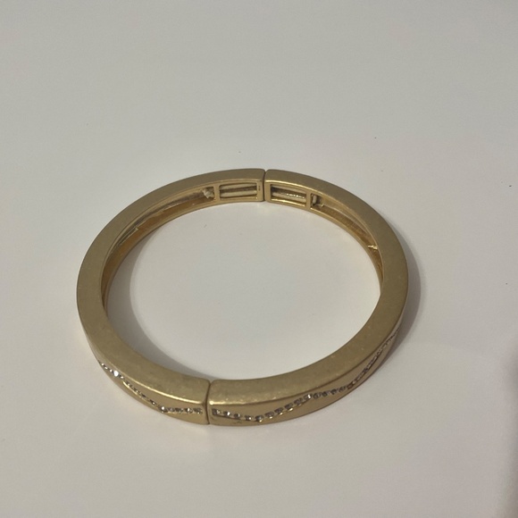 Lia Sophia Bolt Olivine Brushed Goldtone Stretch Bracelet Size M - Picture 6 of 6